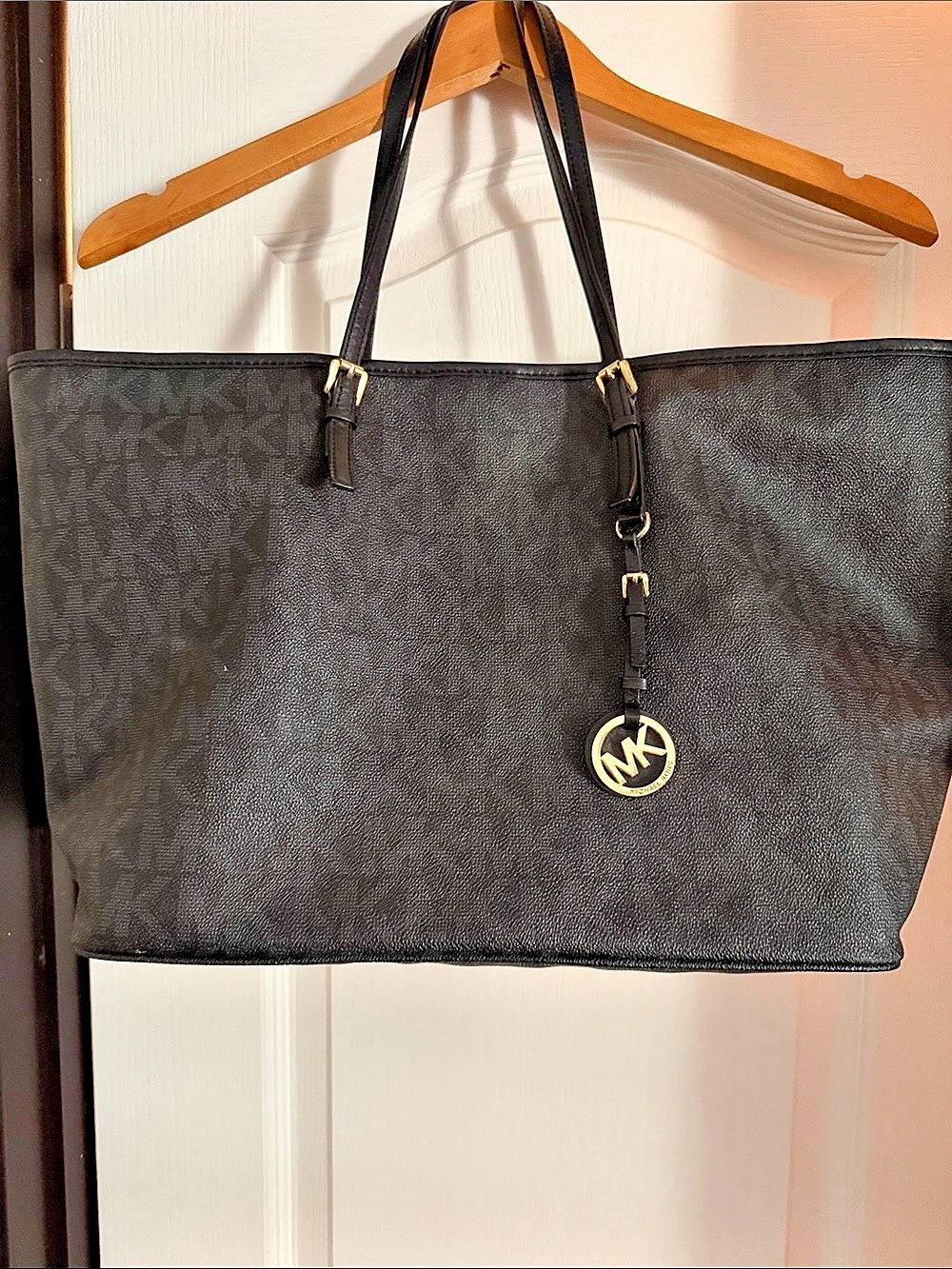 Michael Kors Jet Set Travel Large East West Top Zip Tote Black